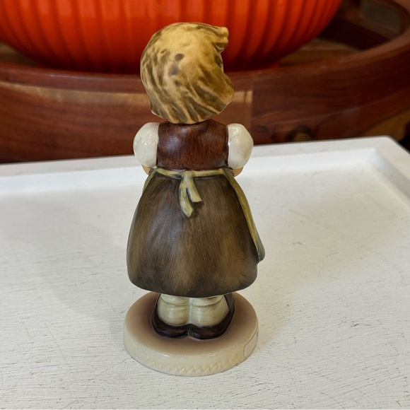 Goebel Girl Holding Flowers "For Mother" Figure #257 Collectible 1963 - Picture 5 of 13